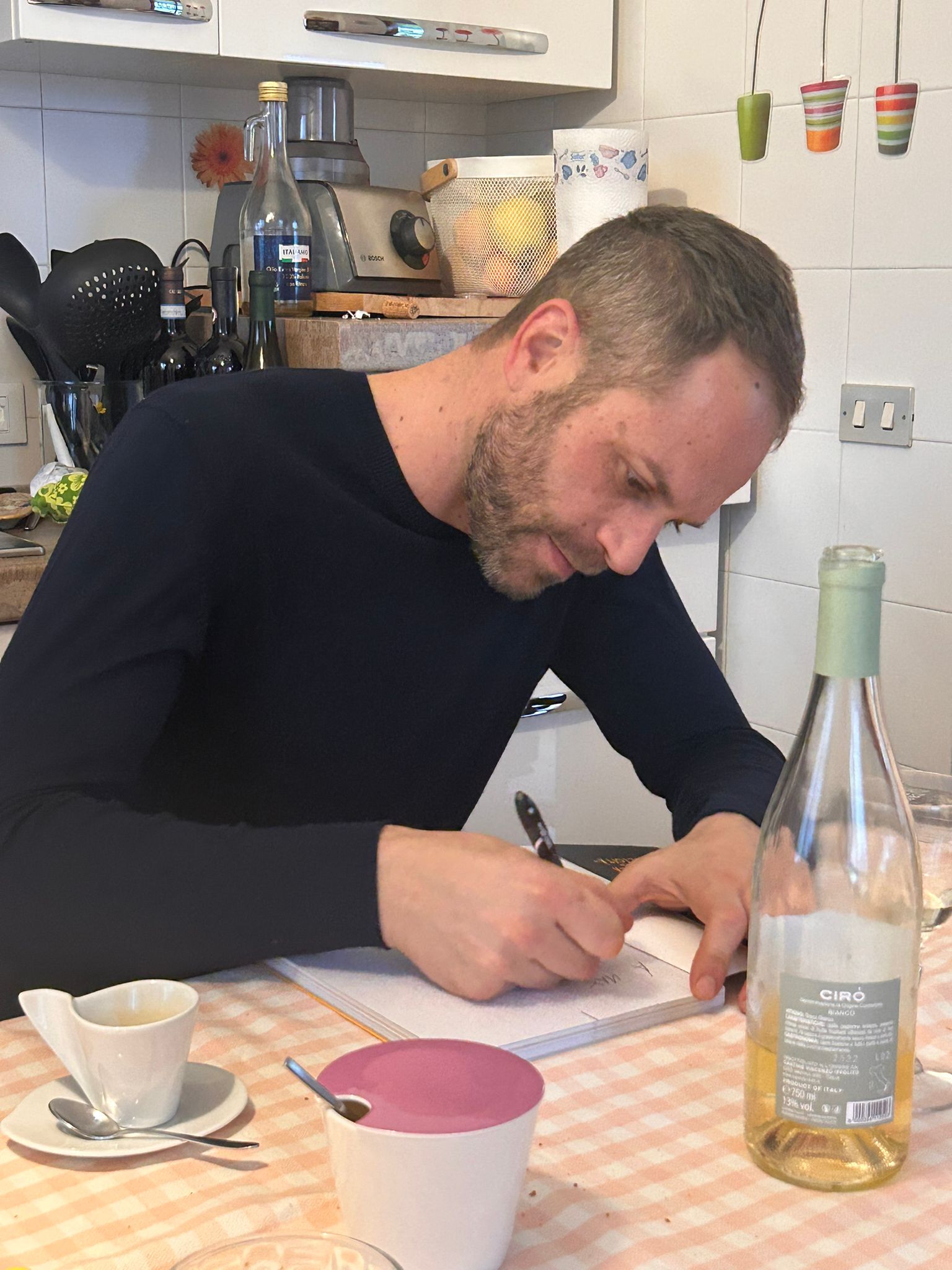 Momento di condivisione tra Max e lo chef